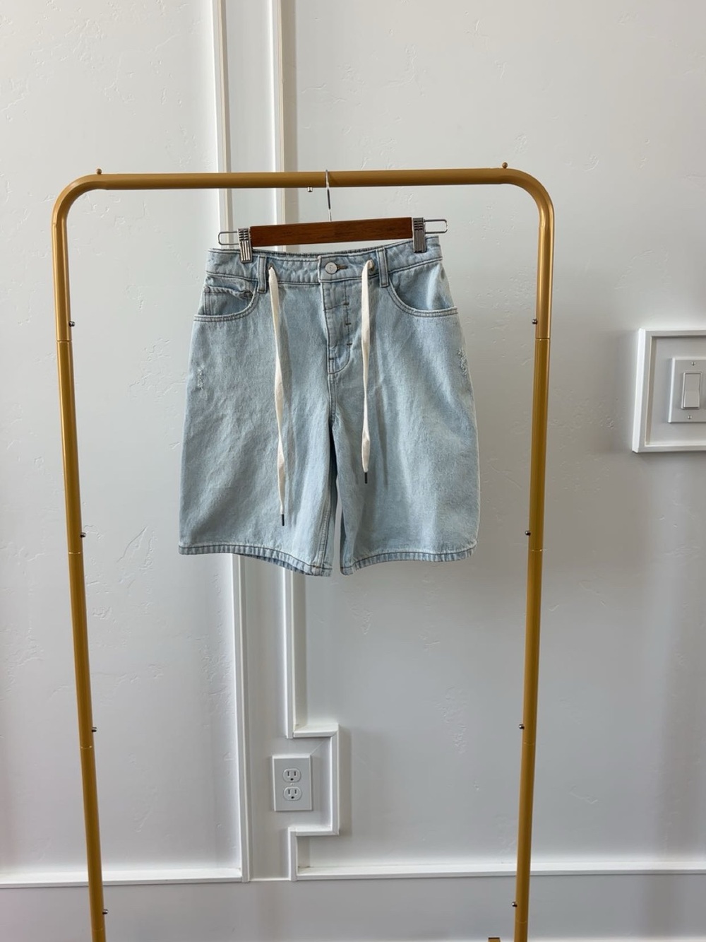 Pilcro Classic Denim Bermuda shorts size 25 petite